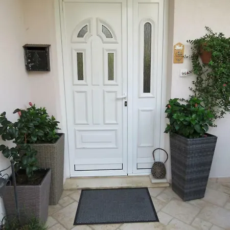 Mozara Bed & Breakfast 3*