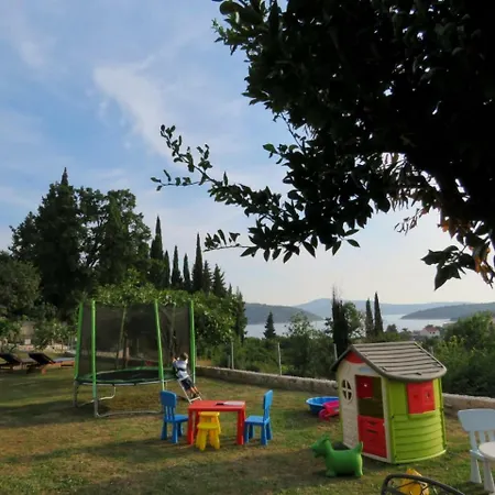 Mozara Bed & Breakfast 3*