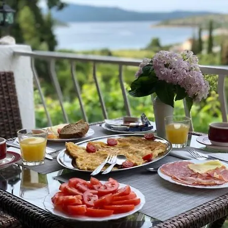 Mozara Bed & Breakfast